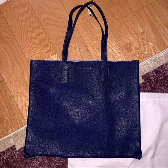 Marc Jacobs Wingman Leather Navy Blue Rectangle Tote - Picture 2 of 9